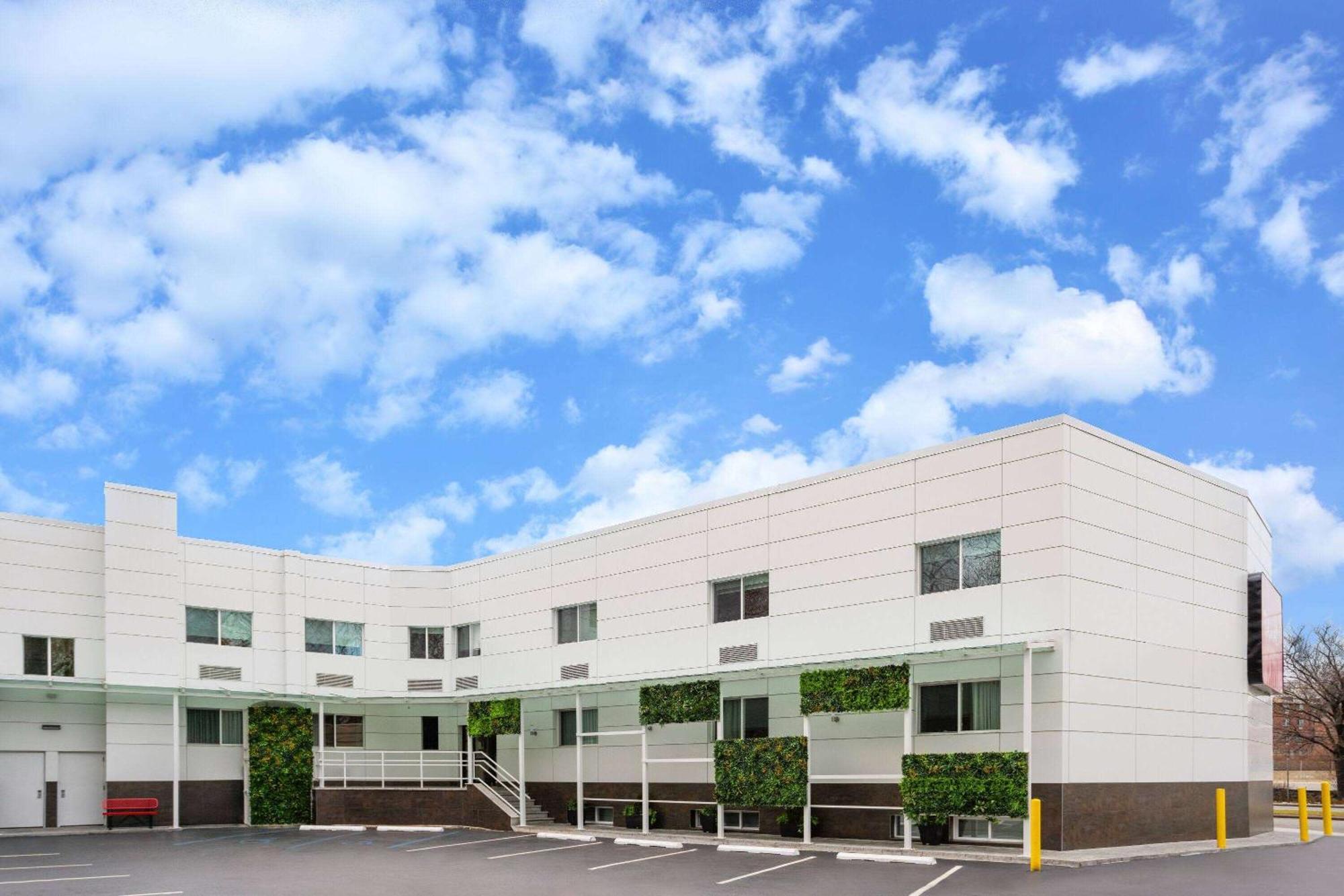 Hotel Ramada By Wyndham Bronx Nueva York Exterior foto
