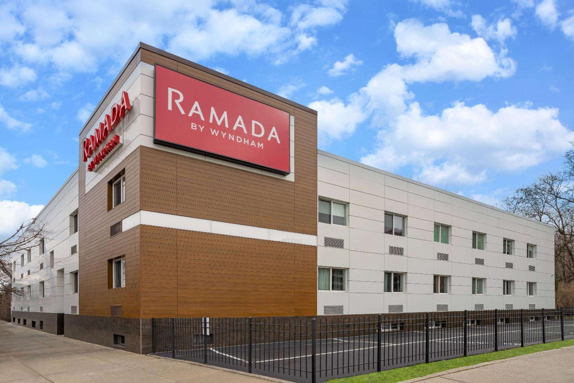 Hotel Ramada By Wyndham Bronx Nueva York Exterior foto
