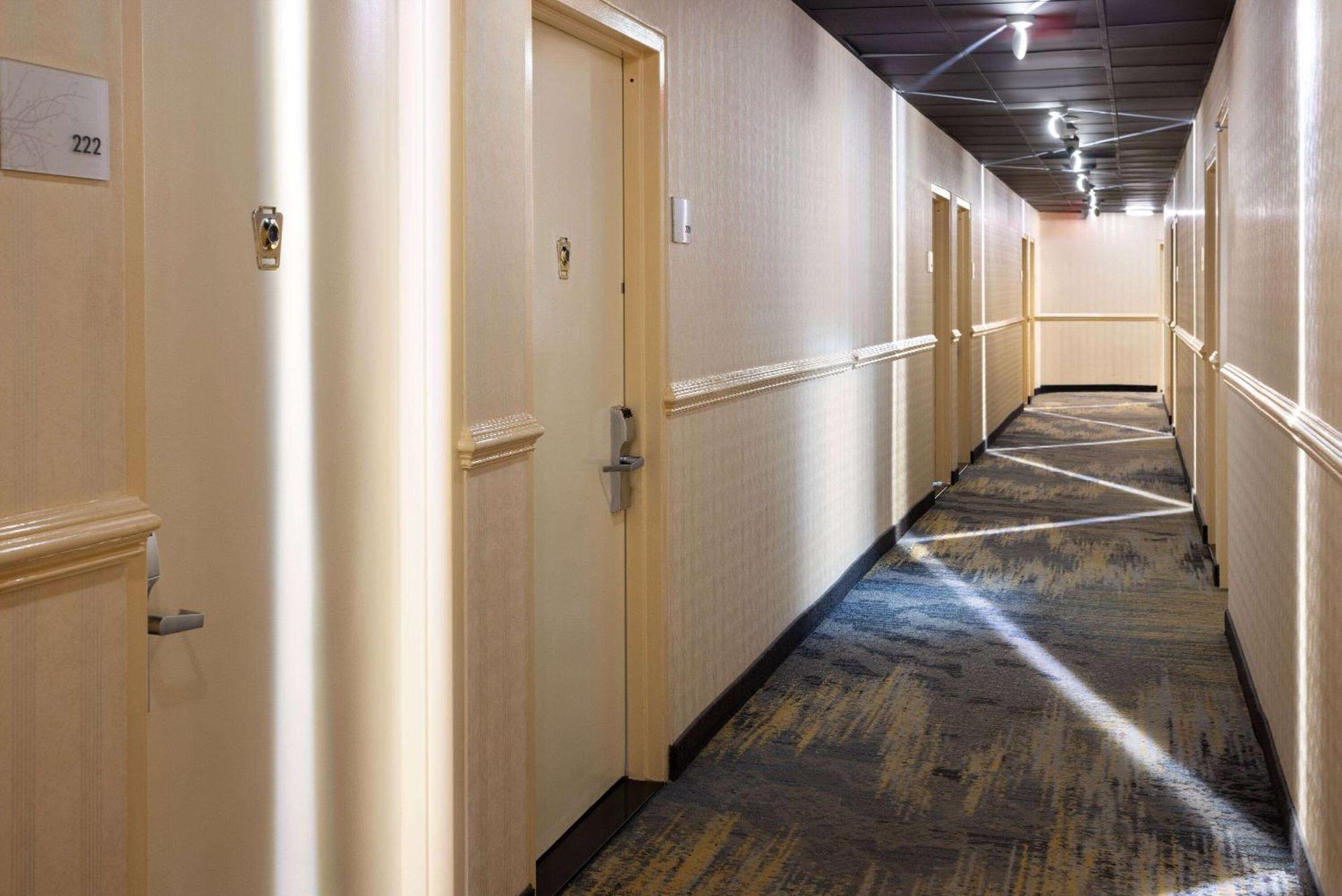 Hotel Ramada By Wyndham Bronx Nueva York Exterior foto